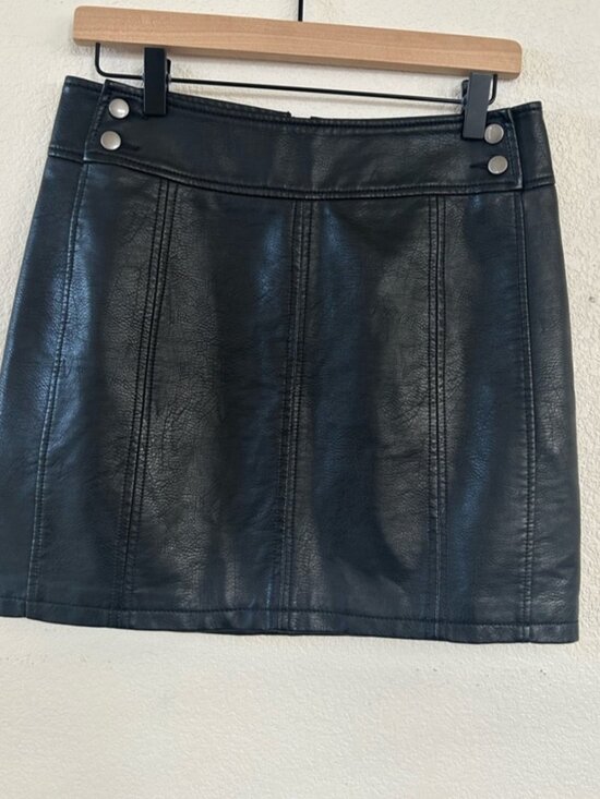 Dresses & Skirts - Black Mini Skirt